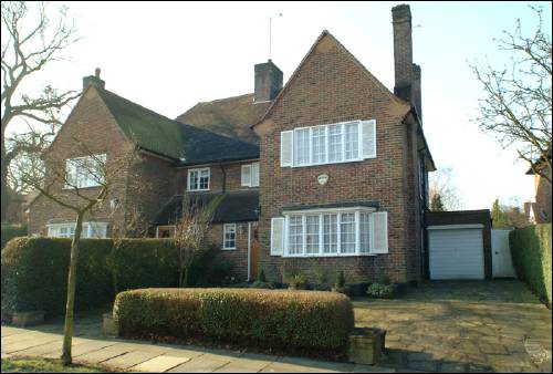 33 Litchfield Way